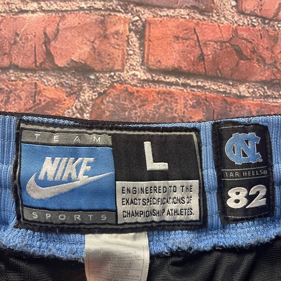 North Carolina Tarheels Shorts Mens Large VTG UNC Jordan 82 Retro Mesh Gym - Picture 3 of 7
